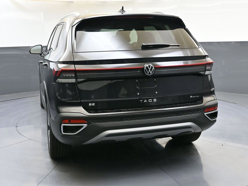 New 2025 Volkswagen Taos SE image 4