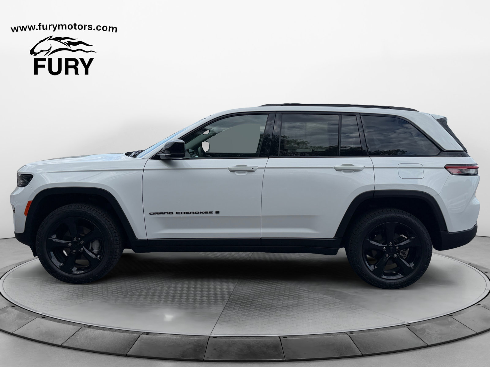 Used 2023 Jeep Grand Cherokee Limited w/ Black Appearance Package AWD/4WD image 7