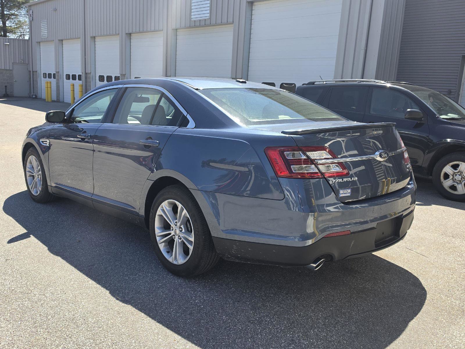 Used 2018 Ford Taurus SEL w/ Equipment Group 201A image 5