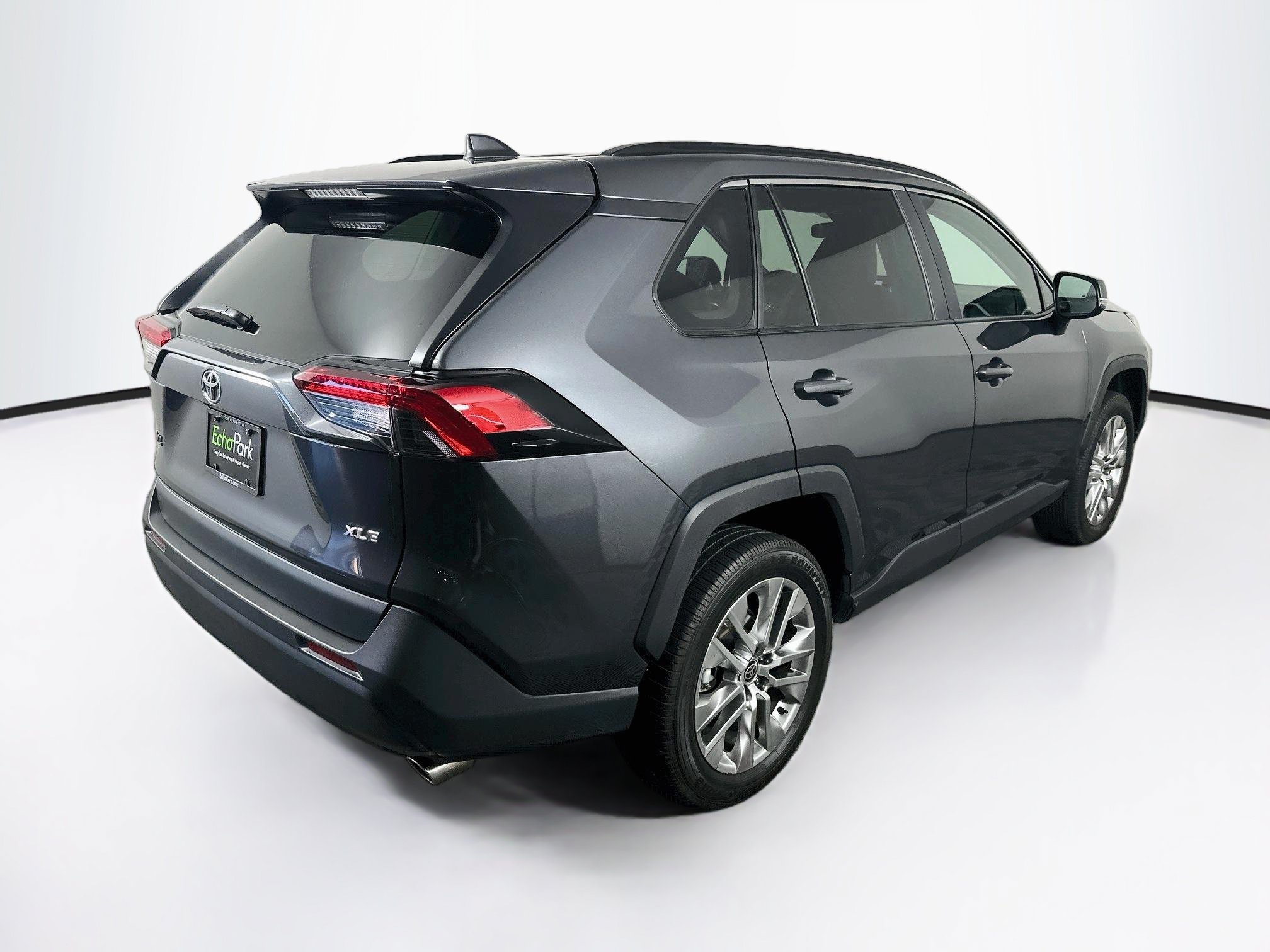 Used 2025 Toyota RAV4 XLE Premium FWD image 9