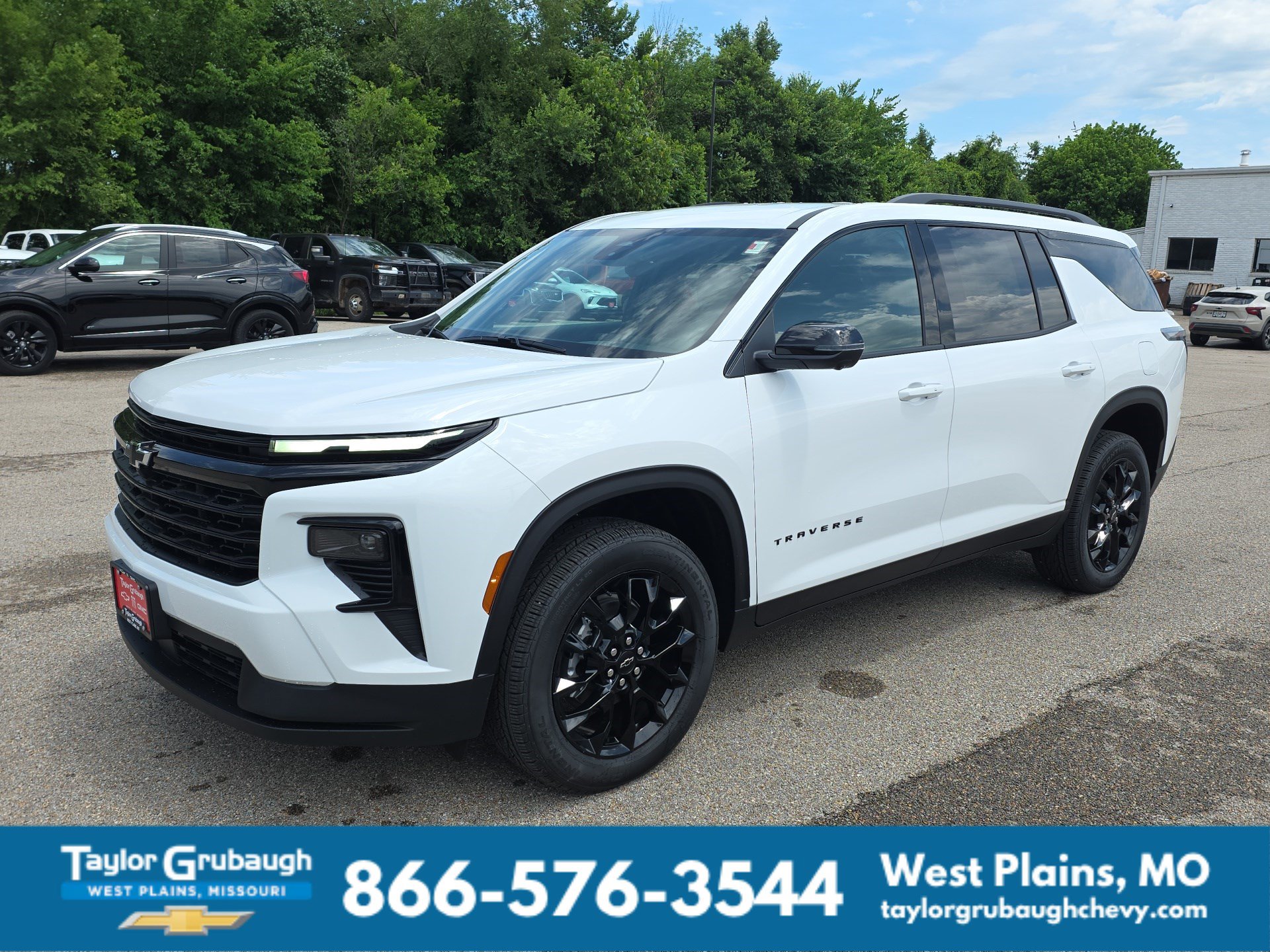 New 2026 Chevrolet Traverse LT w/ Midnight/Sport Edition FWD image 4