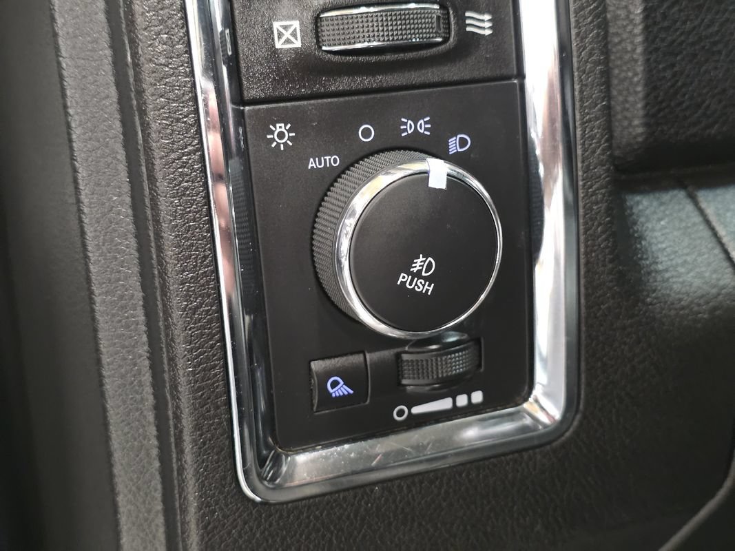 Used 2014 RAM 3500 Laramie AWD/4WD image 28