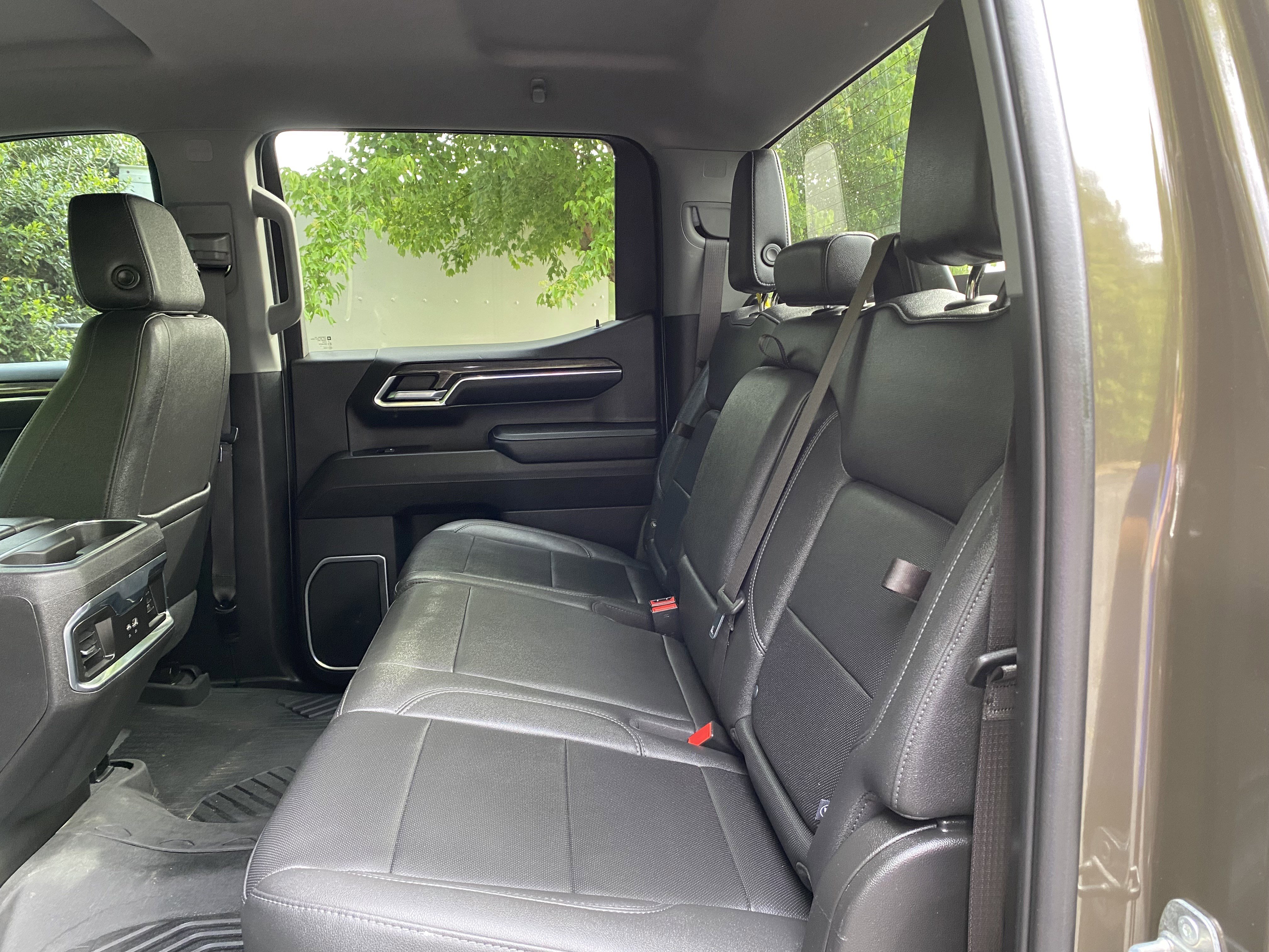 Used 2023 Chevrolet Silverado 1500 LTZ AWD/4WD image 38