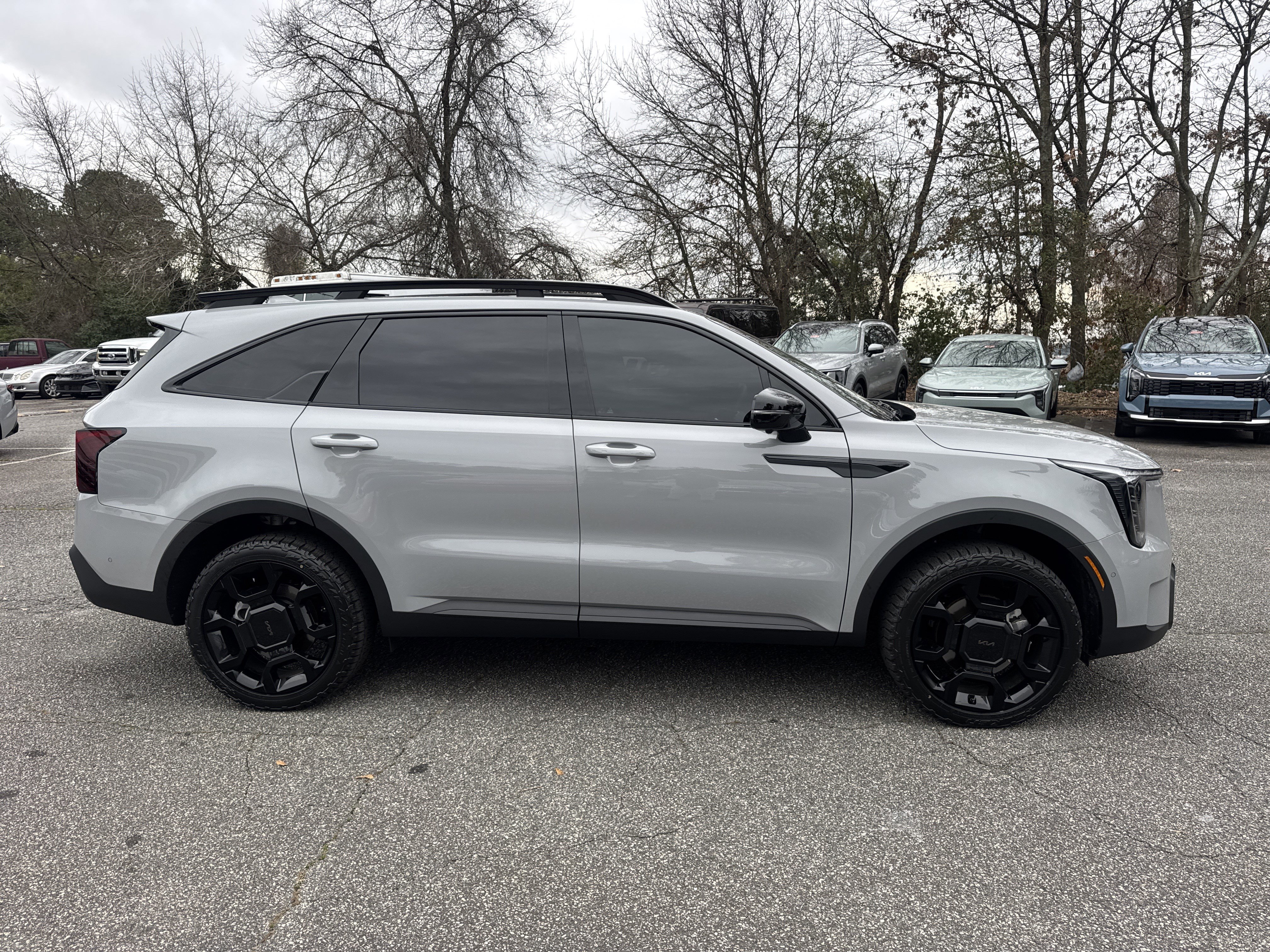 Certified 2025 Kia Sorento SX image 8