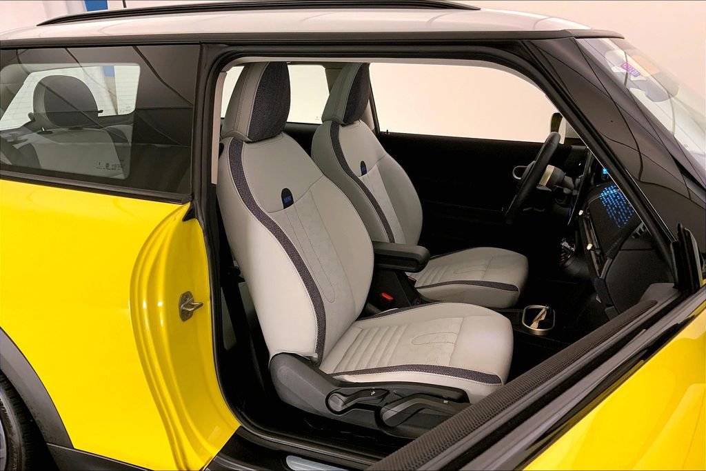 Certified 2025 MINI Cooper S image 6