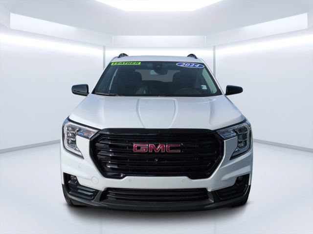 Used 2024 GMC Terrain SLT w/ Tech Package FWD image 8