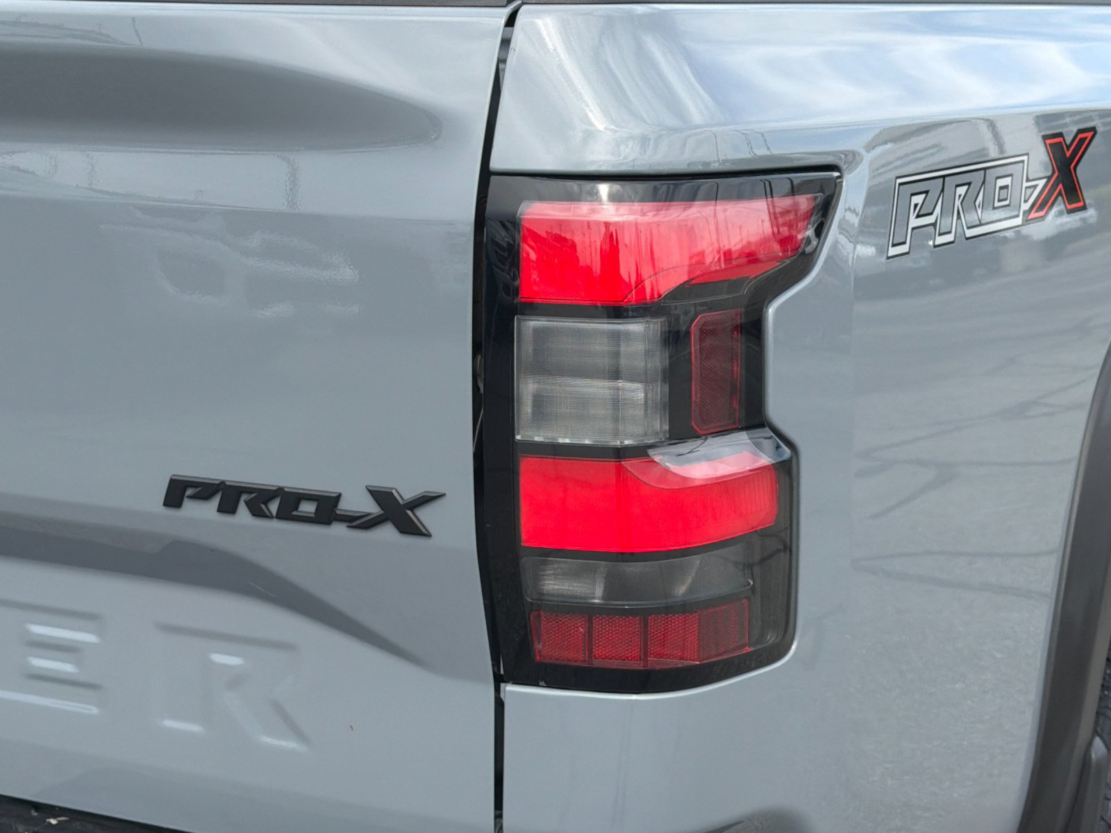 Used 2024 Nissan Frontier Pro-X RWD image 38