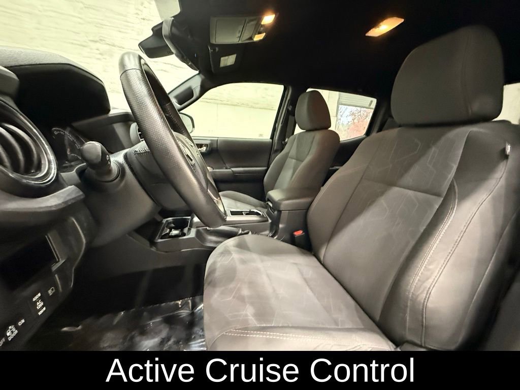 Used 2018 Toyota Tacoma TRD Sport image 11