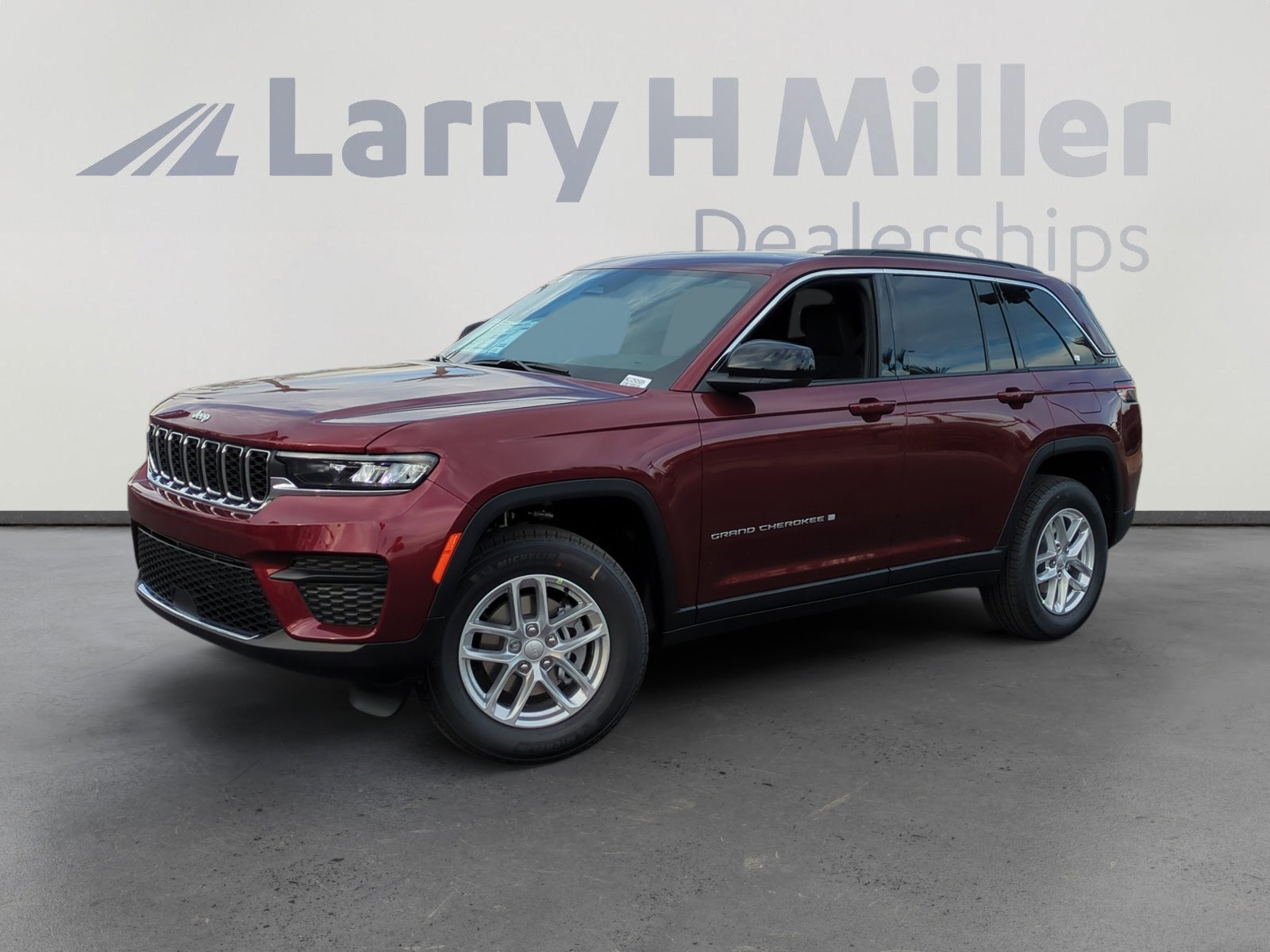 New 2025 Jeep Grand Cherokee Laredo X w/ Luxury Tech Group I