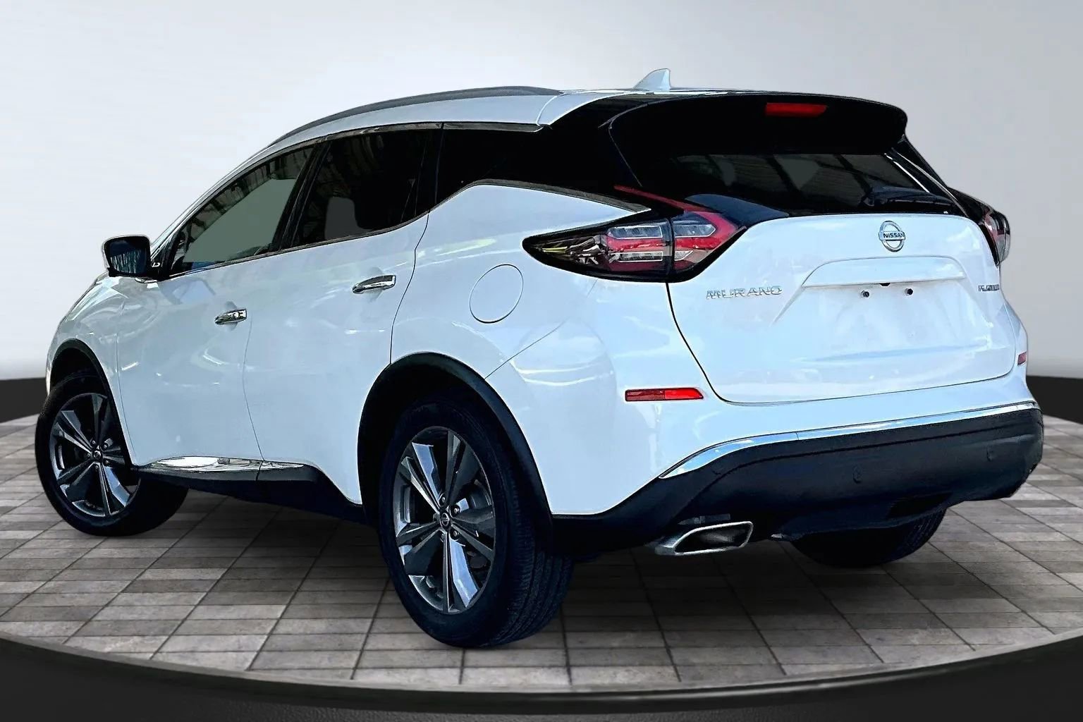 Used 2019 Nissan Murano Platinum w/ Cargo Package FWD image 4