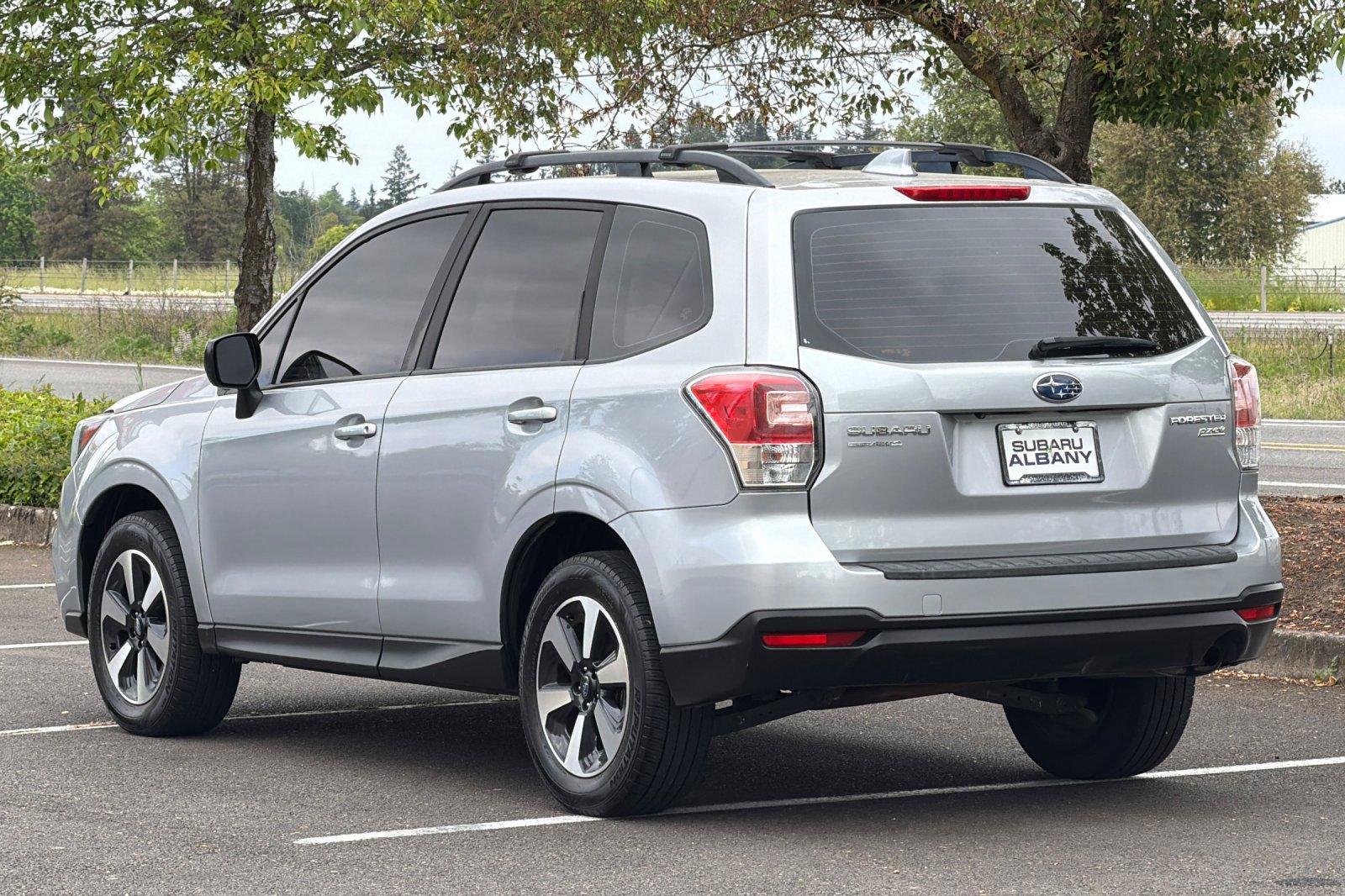 Used 2017 Subaru Forester 2.5i w/ Alloy Wheel Package AWD/4WD image 6