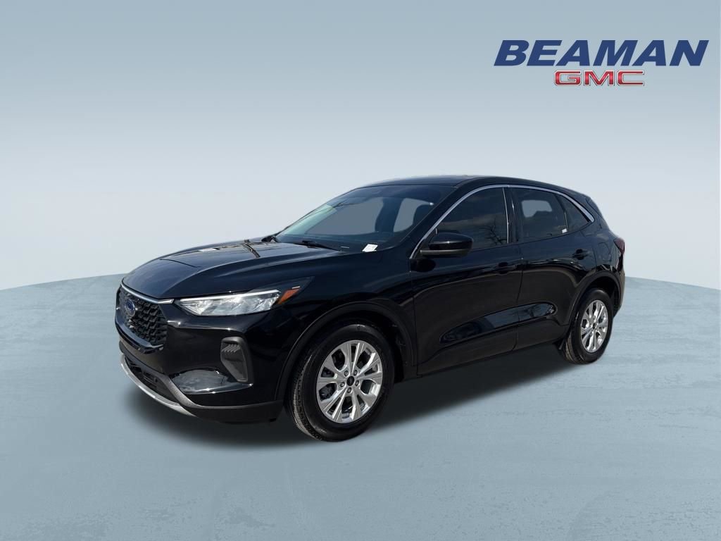 Used 2023 Ford Escape Active w/ Tech Pack #2 image 3