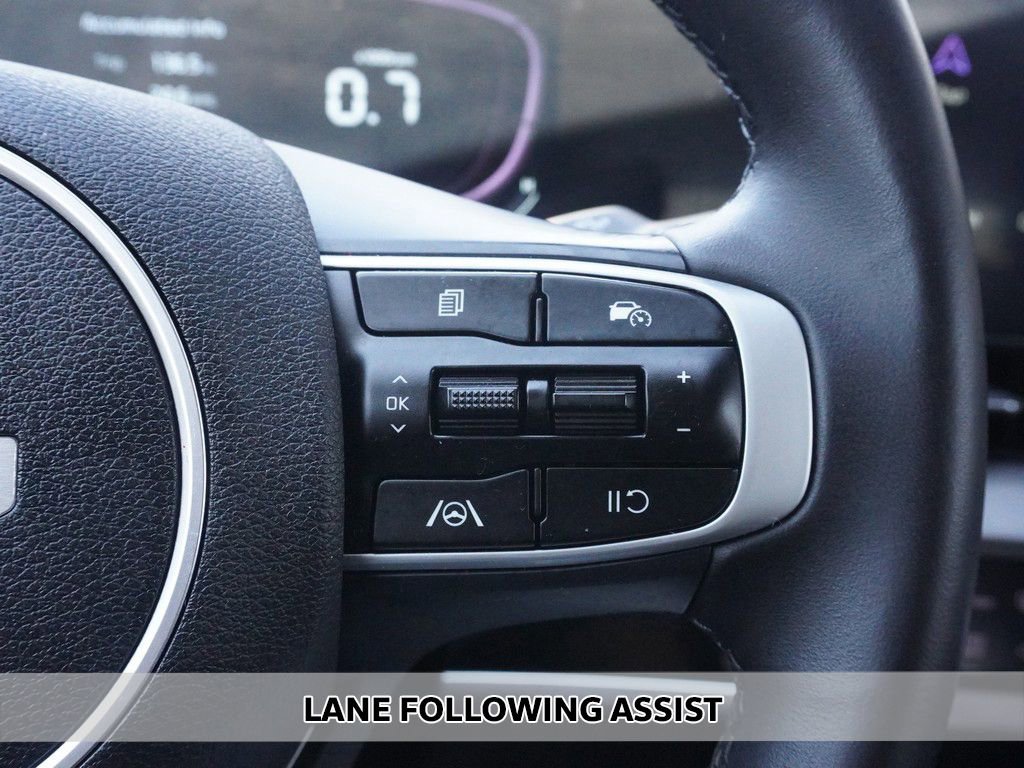 Used 2023 Kia Sportage EX image 3