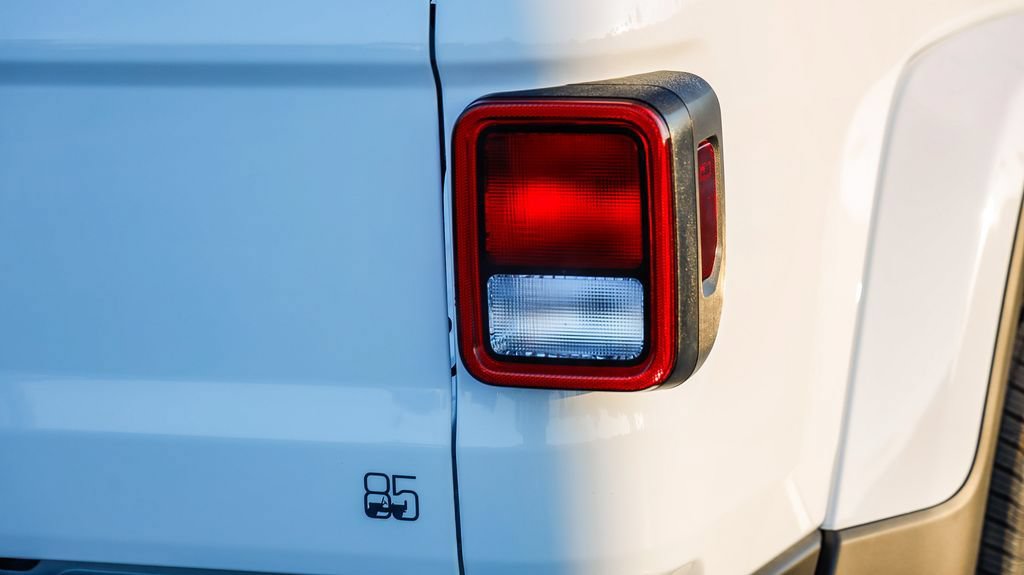 New 2026 Jeep Gladiator Sport AWD/4WD image 10