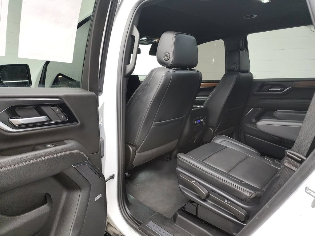 Used 2025 GMC Yukon Denali AWD/4WD image 25