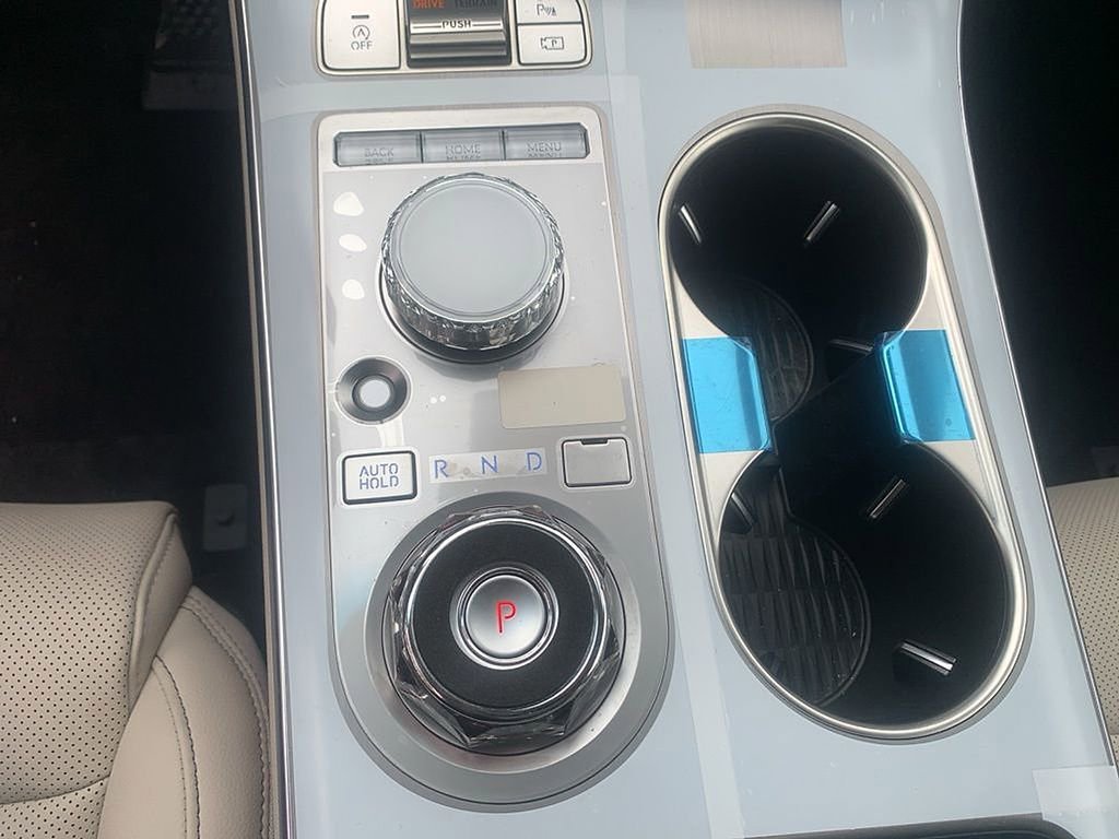 Used 2026 Genesis GV70 2.5T Select image 14