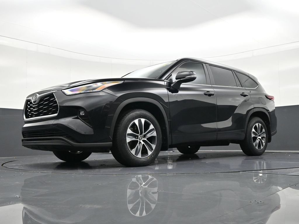Used 2024 Toyota Highlander XLE image 24