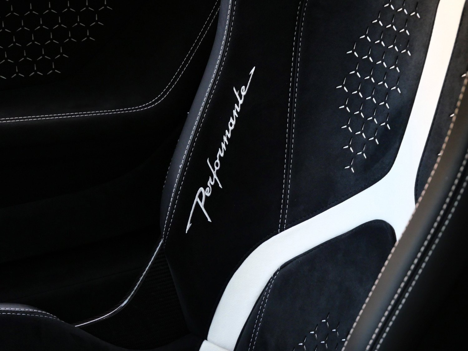 Used 2018 Lamborghini Huracan Performante image 23