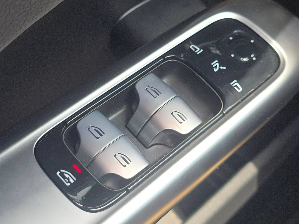 Certified 2026 Mercedes-Benz C 300 4MATIC Sedan image 29