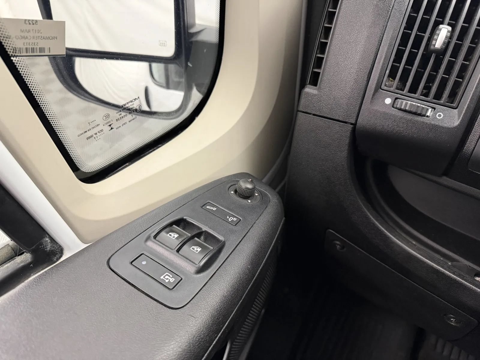 Used 2017 RAM ProMaster 2500 w/ Mopar Trailer Tow Group FWD image 15
