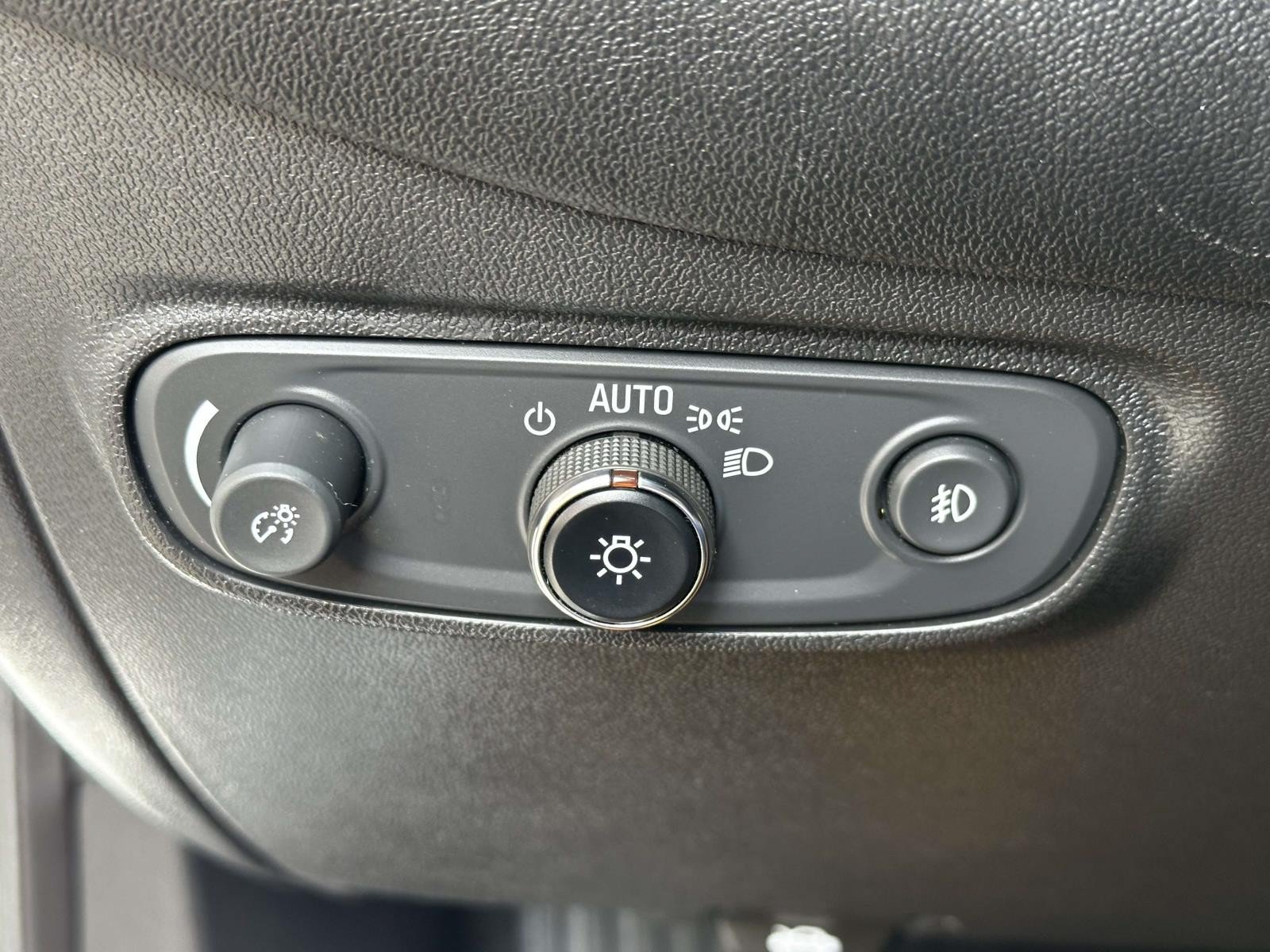 Used 2022 Chevrolet Equinox Premier AWD/4WD image 22