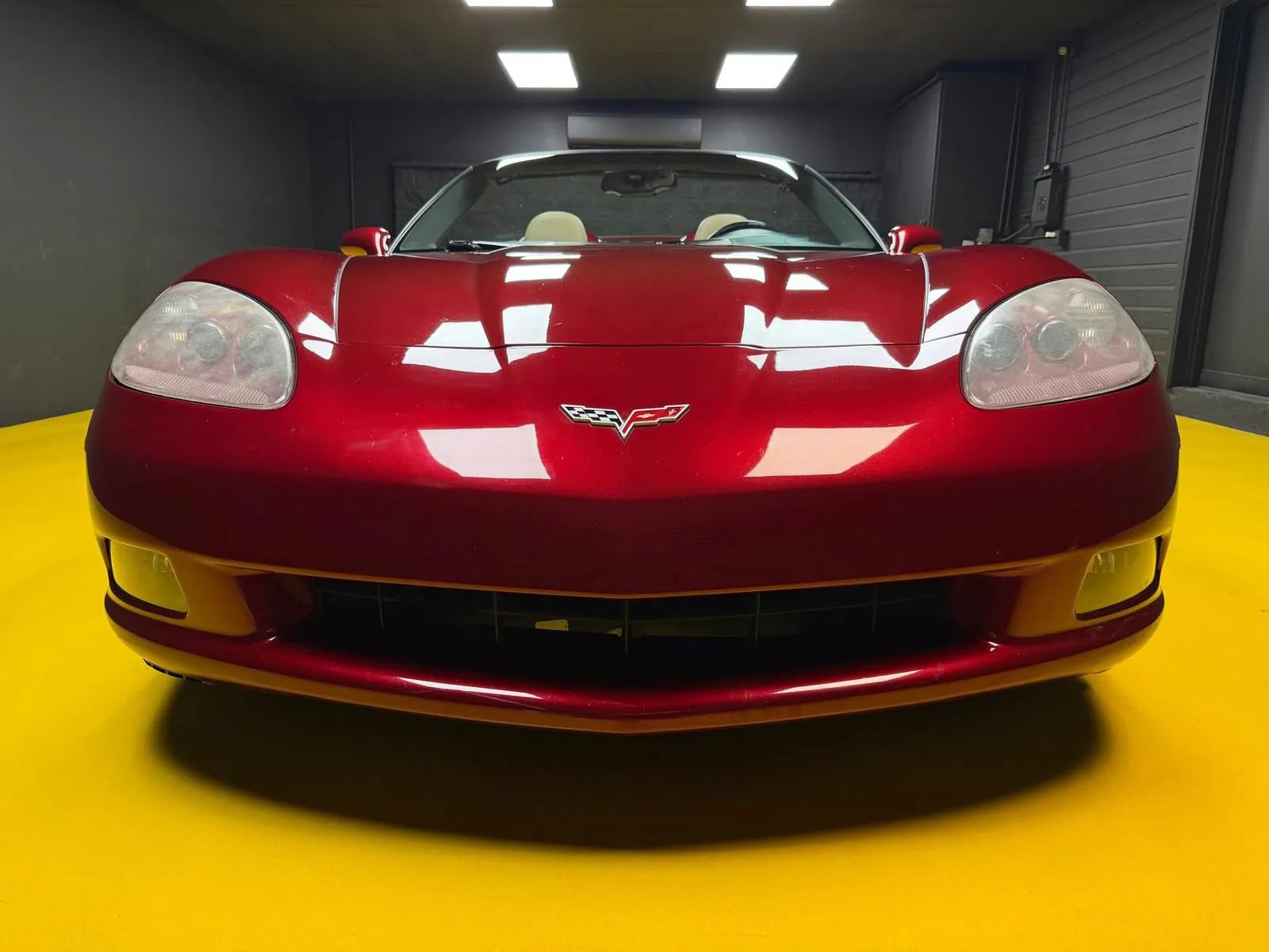 Used 2006 Chevrolet Corvette Coupe w/ Preferred Equipment Group RWD image 2