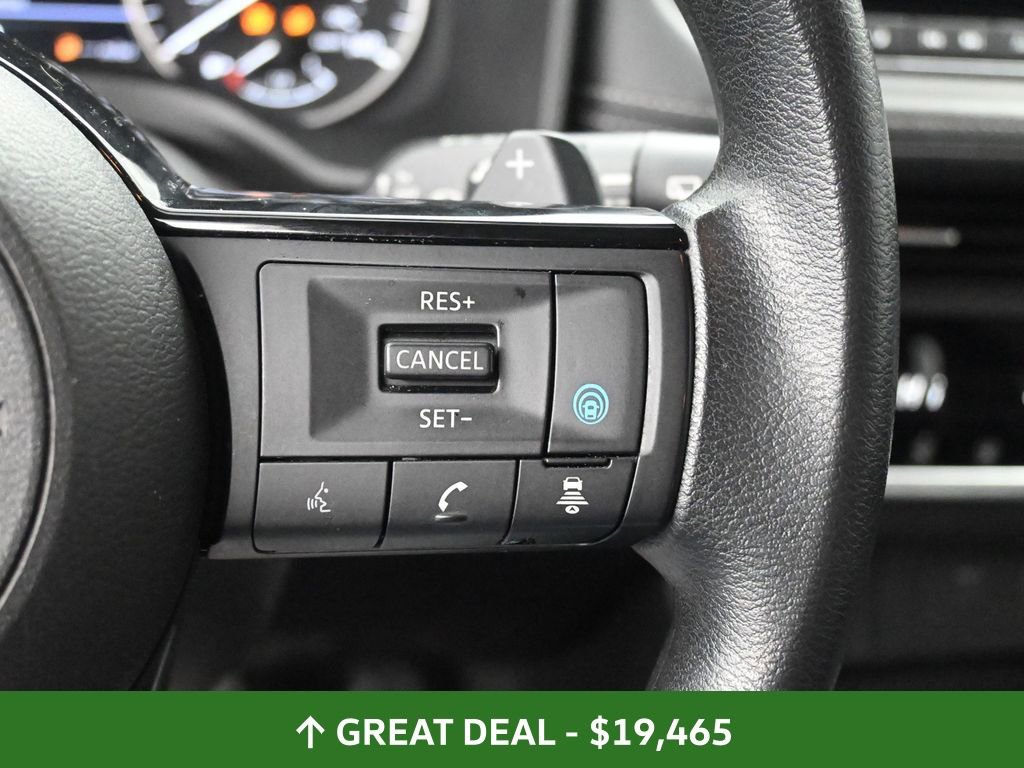 Used 2023 Nissan Rogue SV image 31