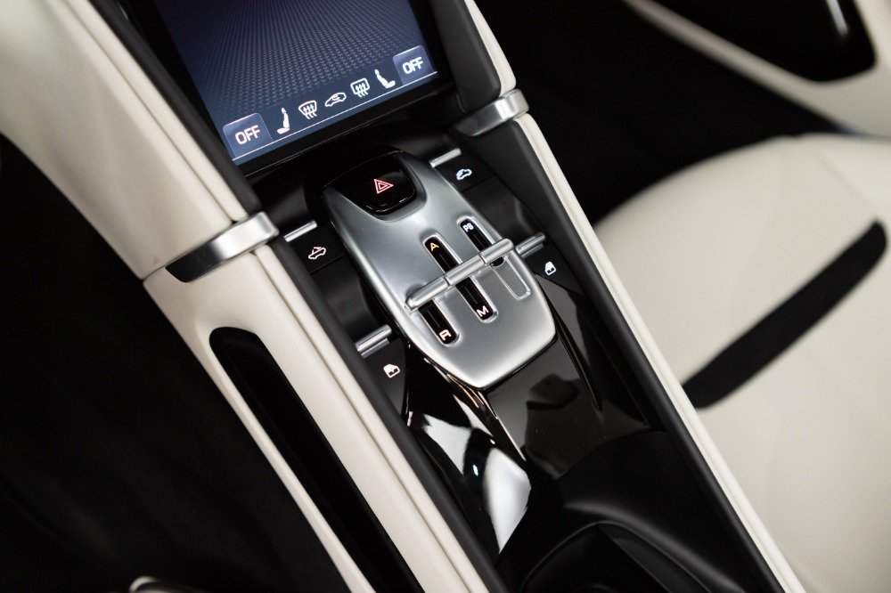 Used 2024 Ferrari Roma Spider image 81