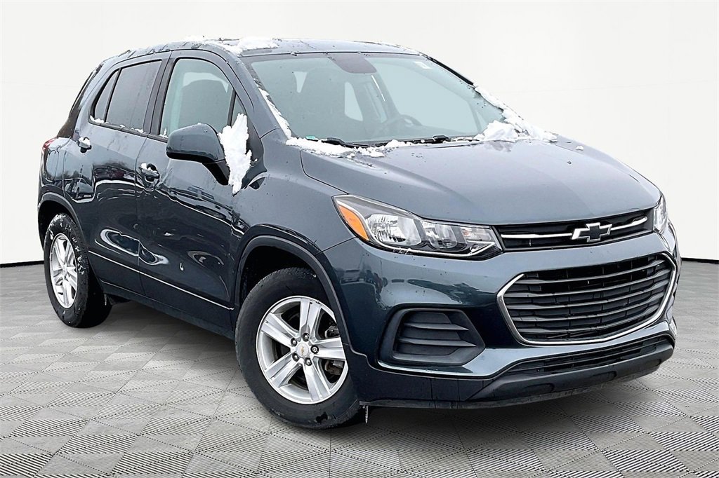 Used 2021 Chevrolet Trax LS w/ Tint and Cruise Package image 3