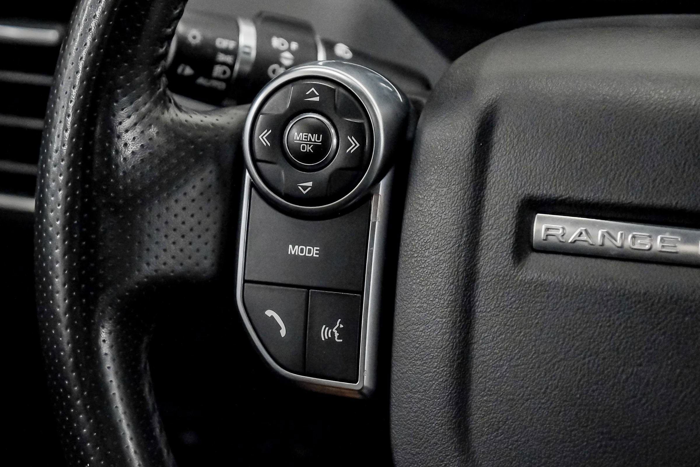 Used 2017 Land Rover Range Rover Sport HSE image 18