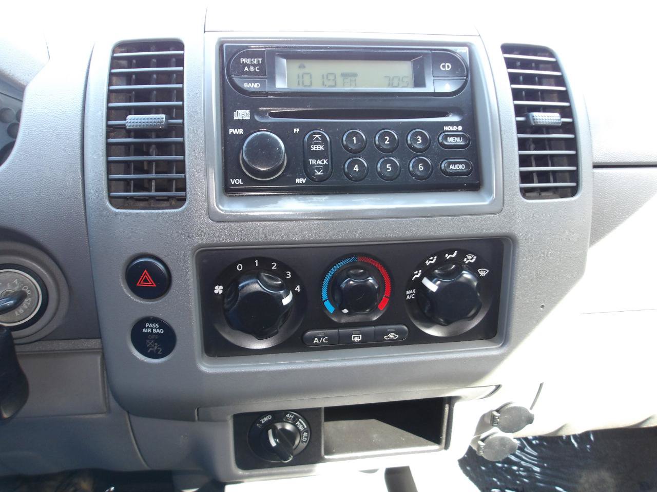 Used 2007 Nissan Frontier SE w/ Power Pkg AWD/4WD image 17