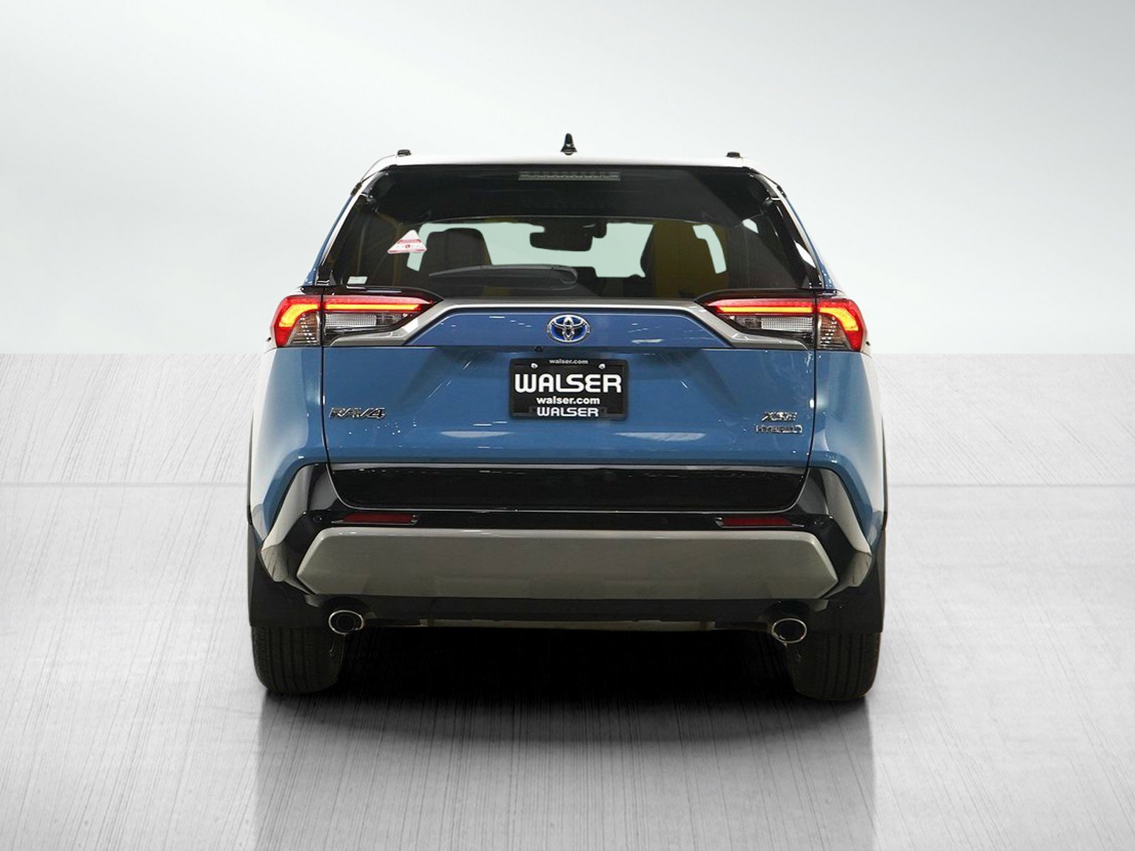 Used 2023 Toyota RAV4 XSE AWD/4WD image 4