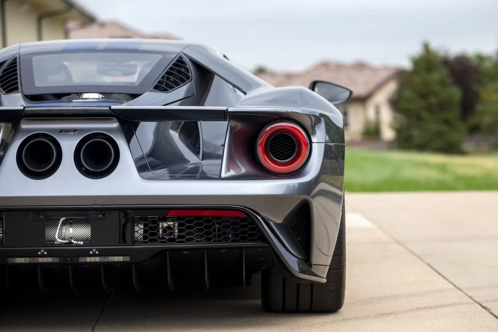 Used 2018 Ford GT image 10