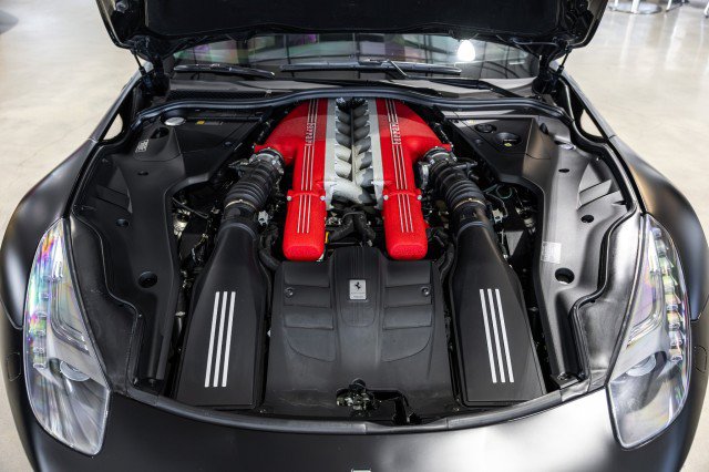 Used 2014 Ferrari F12 Berlinetta RWD image 32