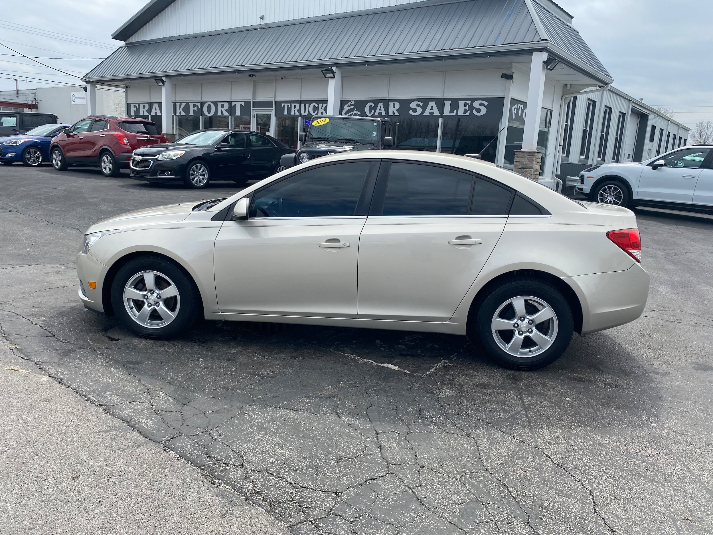 Used 2014 Chevrolet Cruze LT FWD image 6
