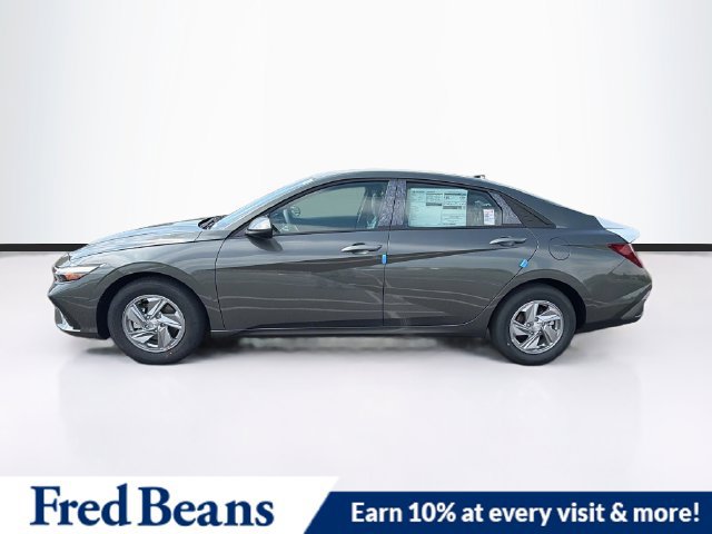 New 2026 Hyundai Elantra SE FWD image 5