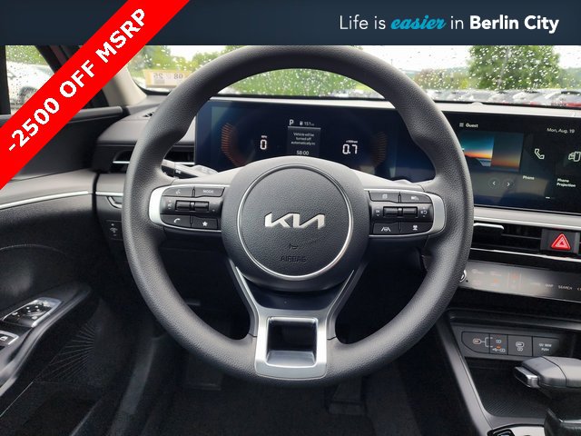 New 2025 Kia K5 LXS image 23