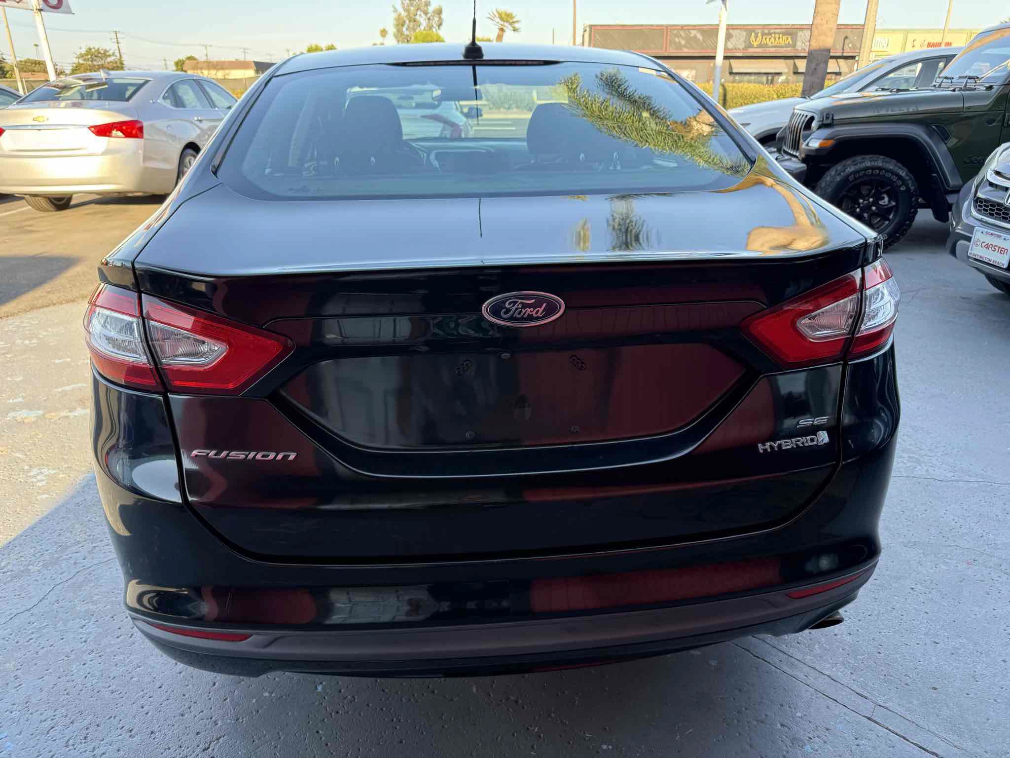 Used 2016 Ford Fusion SE FWD image 7