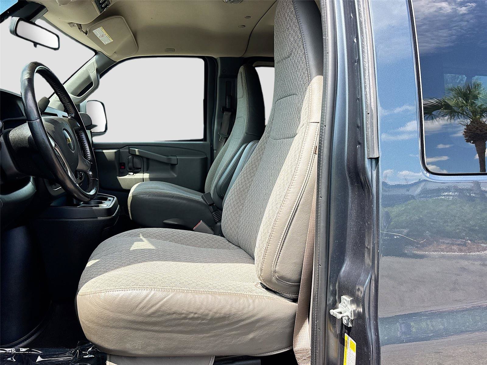 Used 2019 Chevrolet Express 3500 LT w/ LT Preferred Equipment Group RWD image 19