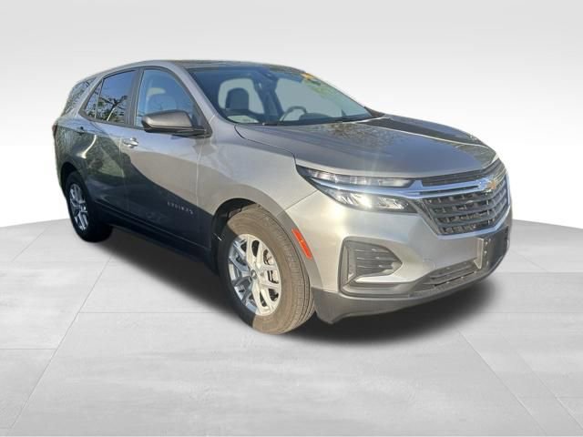 Certified 2024 Chevrolet Equinox LS w/ LS Convenience Package FWD image 3