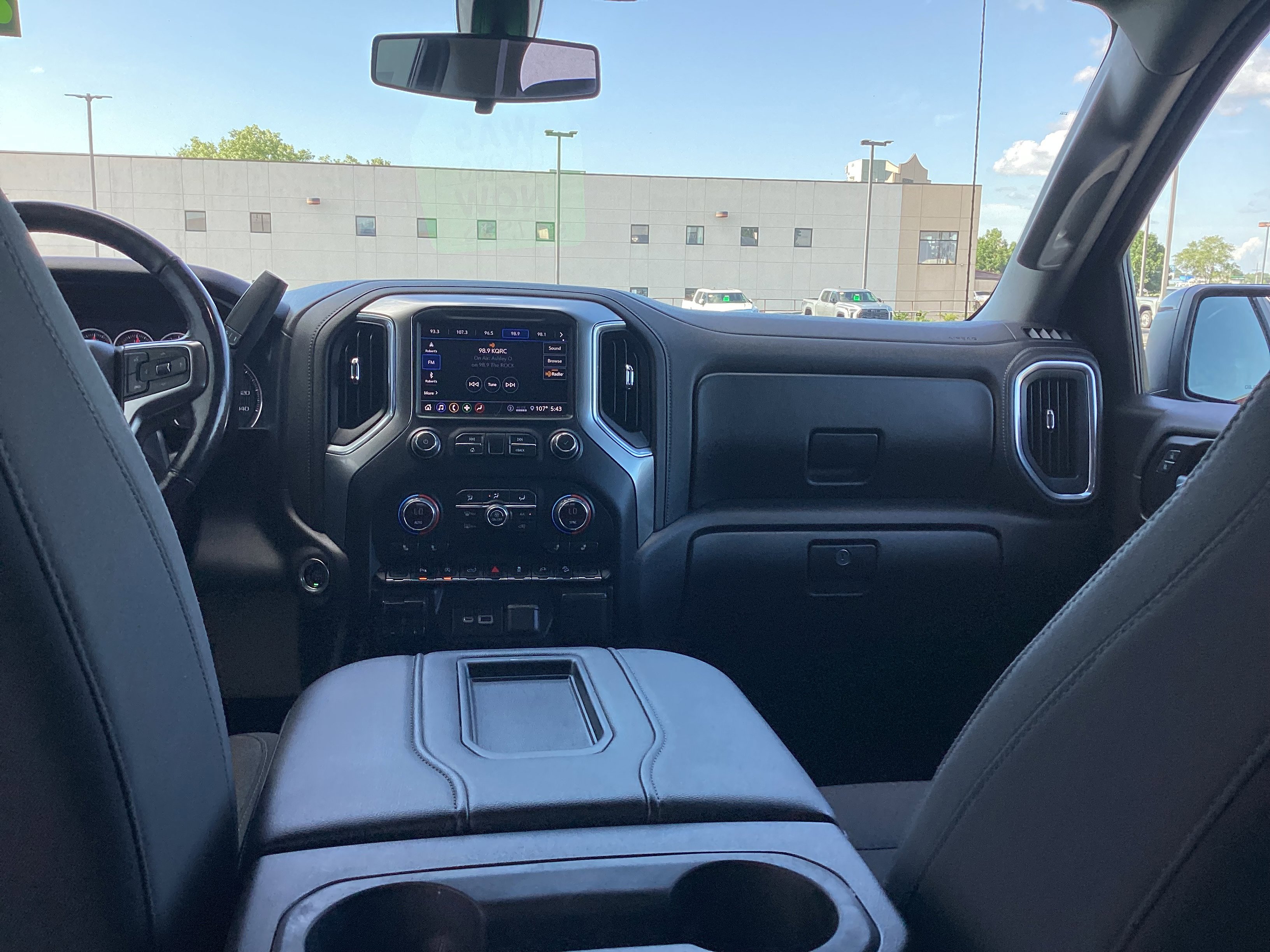 Used 2020 Chevrolet Silverado 1500 LT Trail Boss AWD/4WD image 28