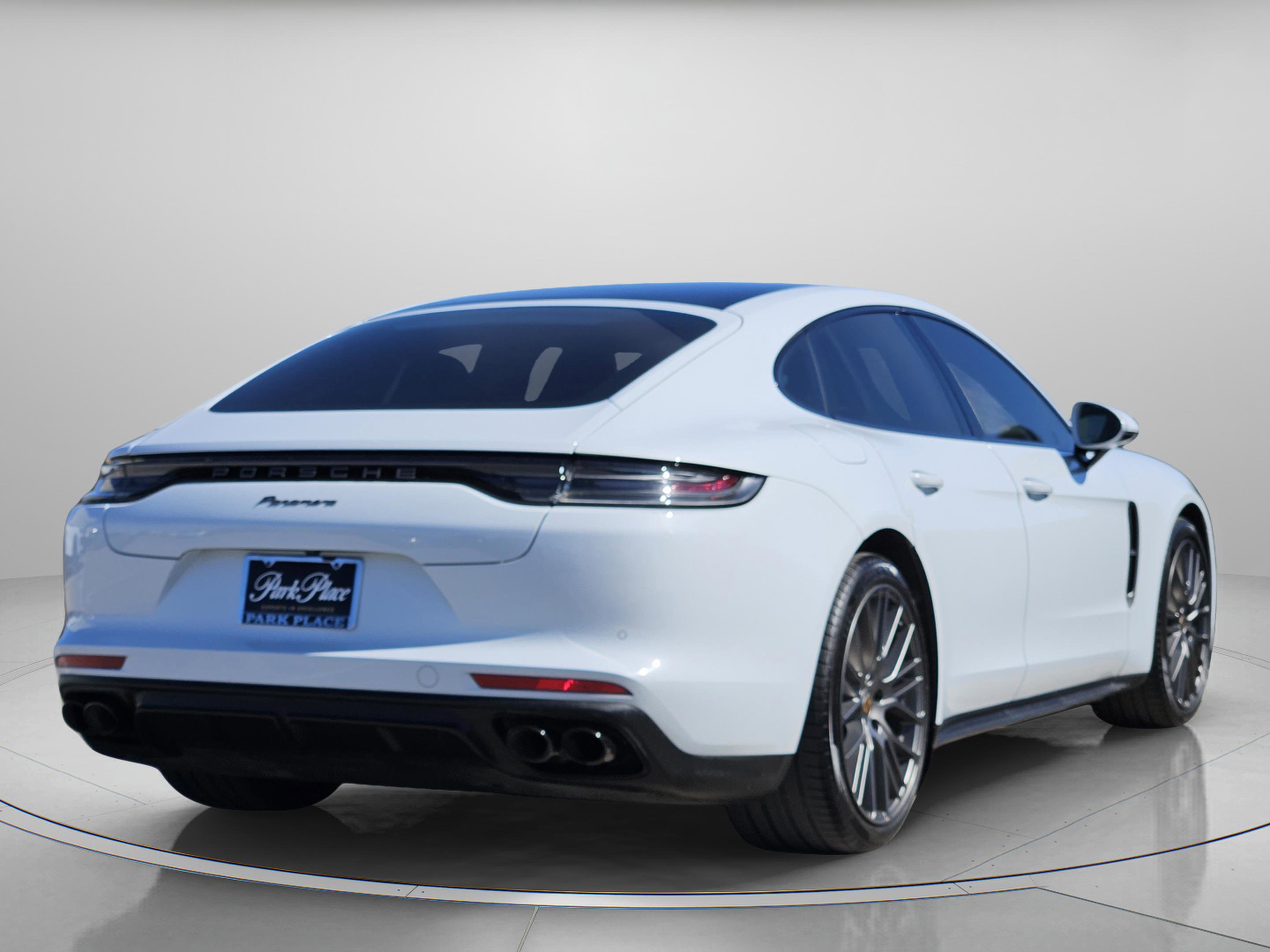 Certified 2023 Porsche Panamera Platinum Edition image 6