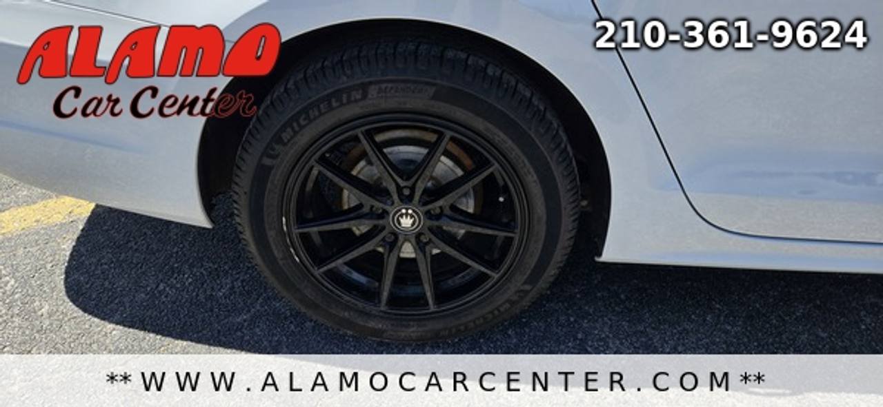 Used 2011 Volkswagen Jetta SE FWD image 13