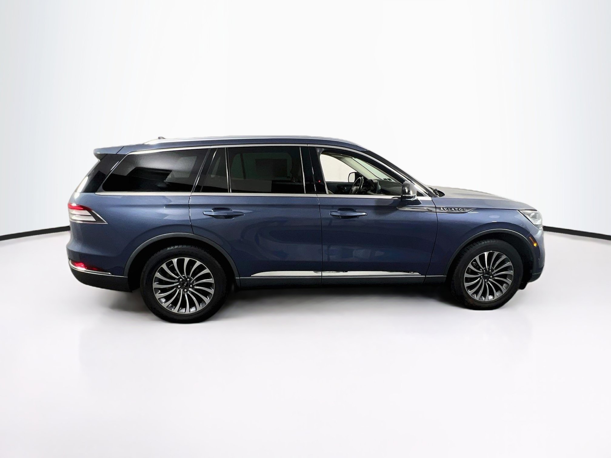 Used 2021 Lincoln Aviator Reserve w/ Equipment Group 201A AWD/4WD image 4