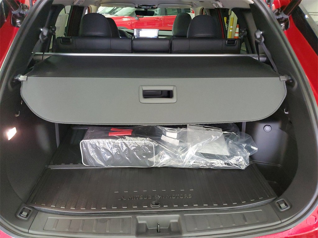 New 2025 Mitsubishi Outlander SE image 10