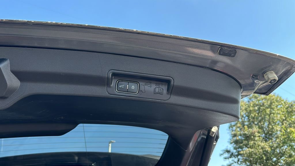 Used 2021 Ford Explorer XLT w/ Equipment Group 202A image 35