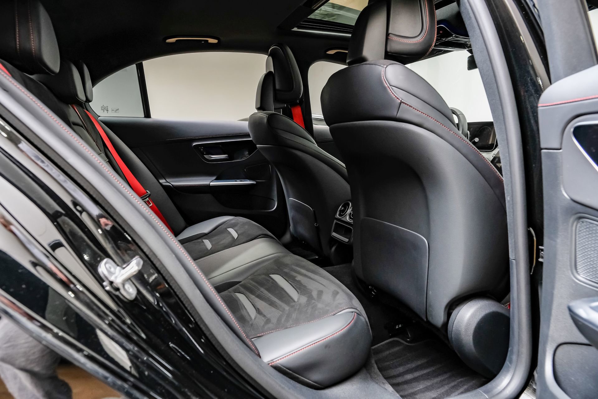 Used 2024 Mercedes-Benz C 43 AMG 4MATIC Sedan w/ Driver Assistance Package image 38