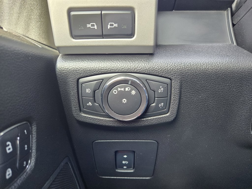 Used 2015 Ford F150 Lariat w/ Equipment Group 502A Luxury image 18