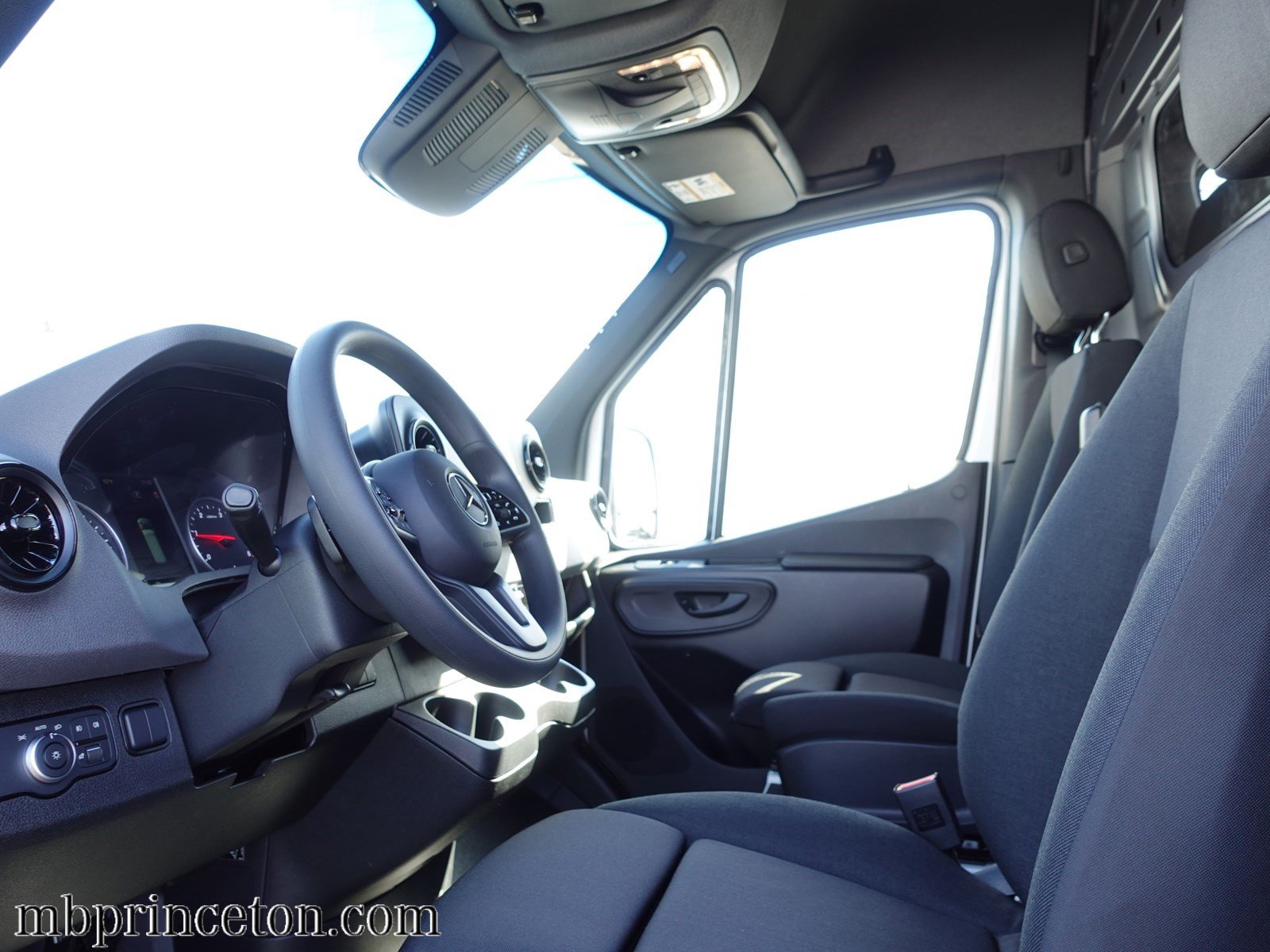 Used 2024 Mercedes-Benz Sprinter 2500 image 6