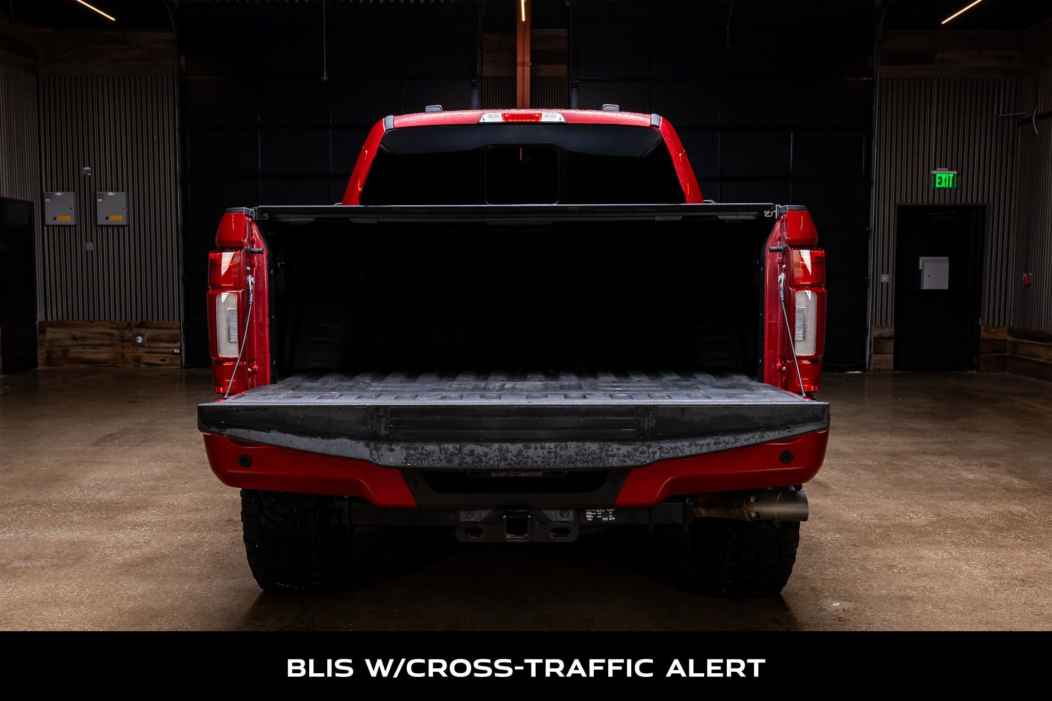 Used 2022 Ford F250 Lariat w/ Black Appearance Package image 9